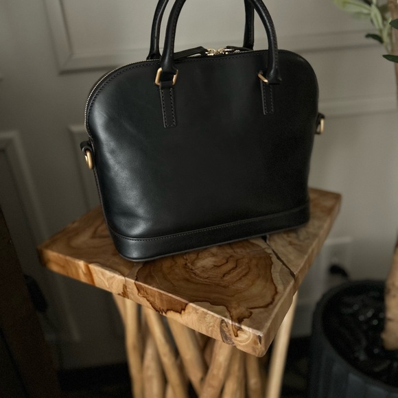 🦓Dooney and Bourke Florentine Domed Satchel in BLACK🦓 - Picture 4 of 6